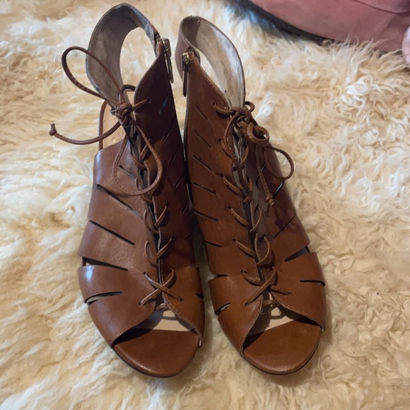 Vince Camuto leather gladiator sandals - Picture 4 of 8